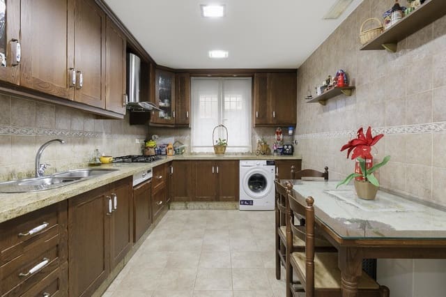 3 bedroom Semi-detached Villa for sale in Gójar with pool garage - € 415,000 (Ref: 9359474)