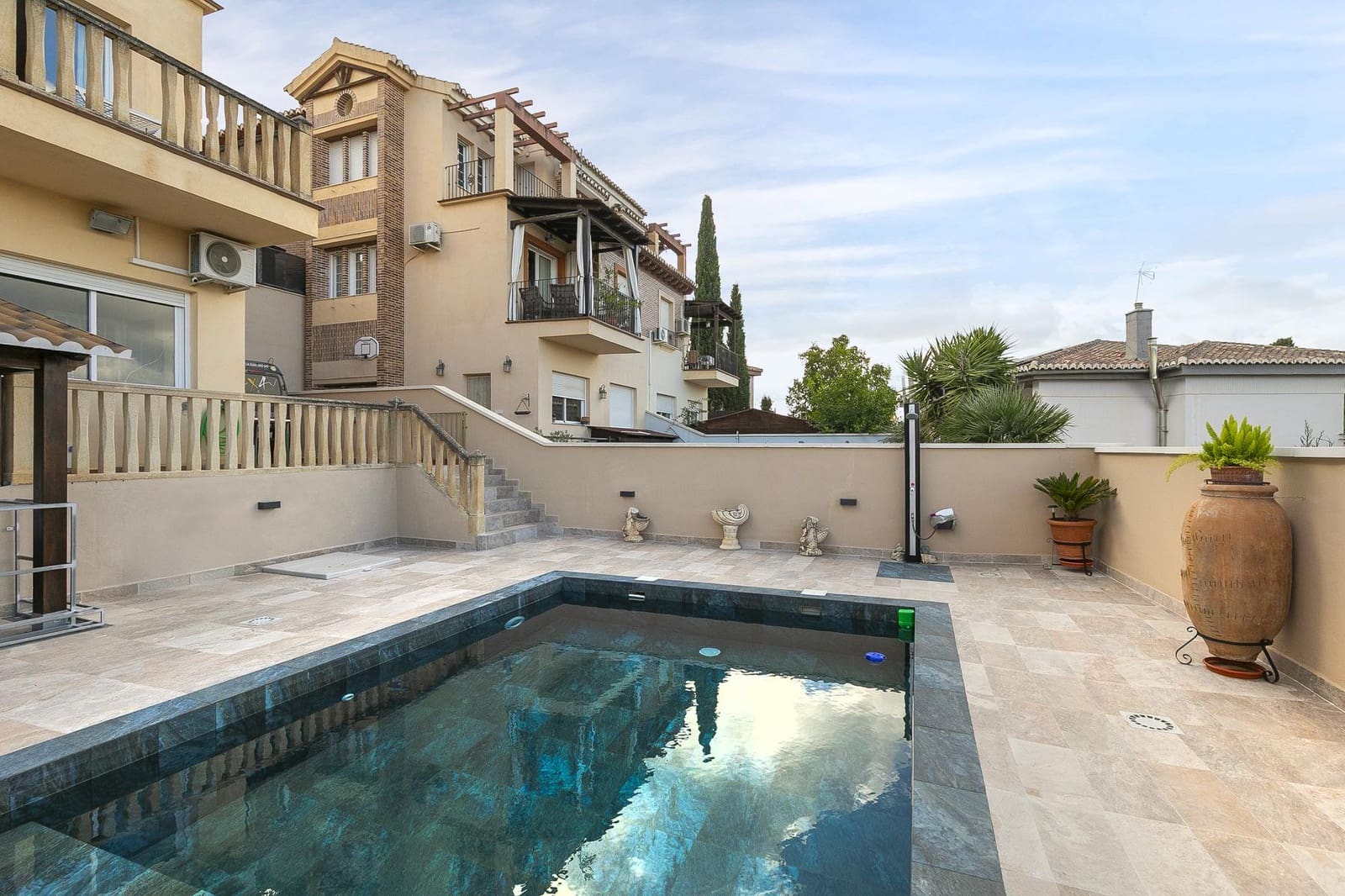 3 bedroom Semi-detached Villa for sale in Gojar with pool garage - € 415,000 (Ref: 9359474)