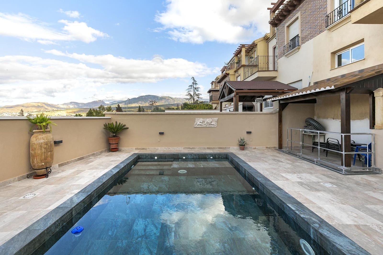 3 bedroom Semi-detached Villa for sale in Gojar with pool garage - € 415,000 (Ref: 9359474)