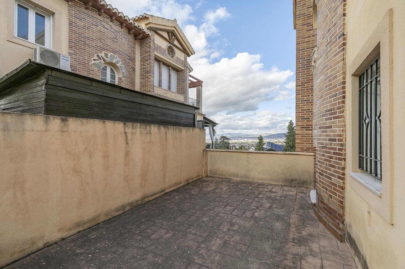 3 bedroom Semi-detached Villa for sale in Gojar with pool garage - € 415,000 (Ref: 9359474)