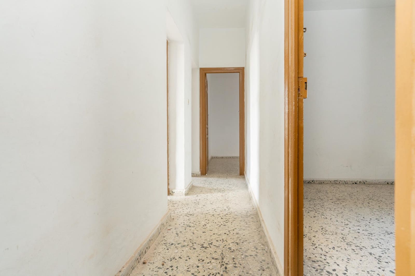 6 soveværelse Rækkehus til salg i Motril - € 155.000 (Ref: 9359475)