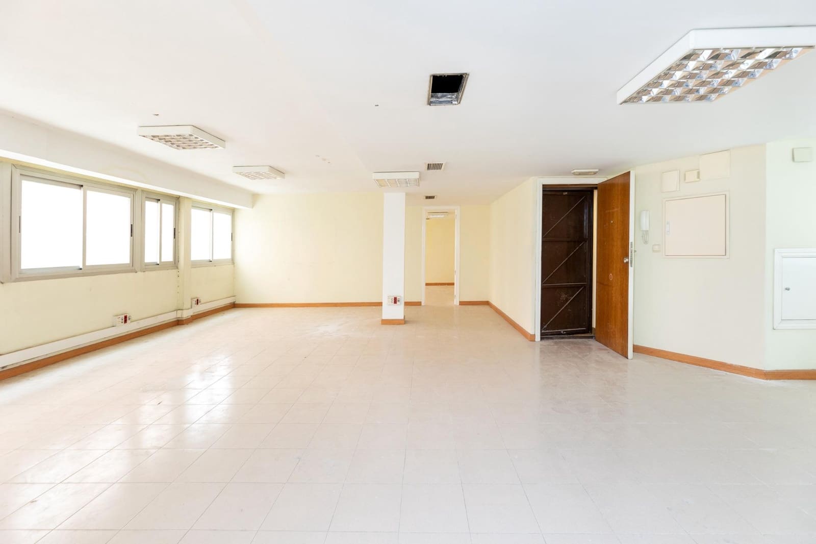 Kontor til leje i Granada by - € 2.200 (Ref: 9367415)