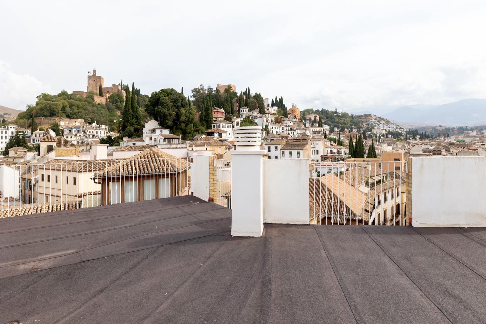 Kontor til leje i Granada by - € 2.200 (Ref: 9367415)