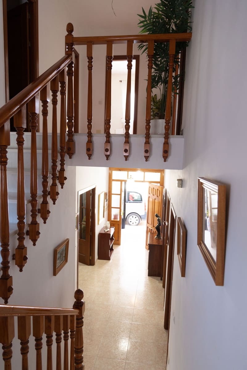 5 bedroom Terraced Villa for sale in Villanueva del Trabuco - € 225,000 (Ref: 9373675)