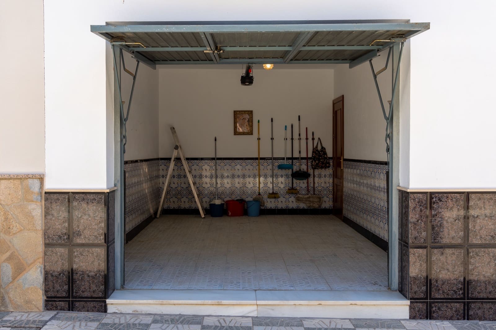 5 bedroom Terraced Villa for sale in Villanueva del Trabuco - € 225,000 (Ref: 9373675)