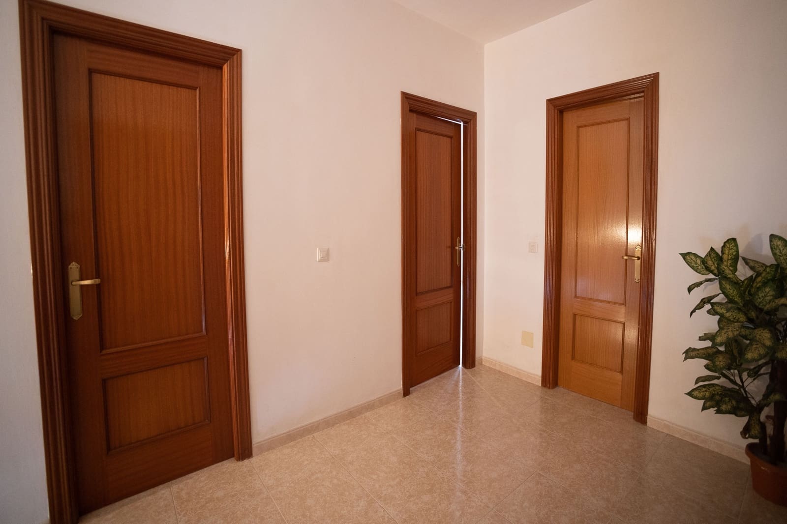 5 bedroom Terraced Villa for sale in Villanueva del Trabuco - € 225,000 (Ref: 9373675)