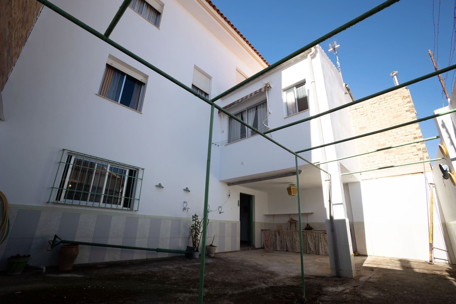5 bedroom Terraced Villa for sale in Villanueva del Trabuco - € 225,000 (Ref: 9373675)