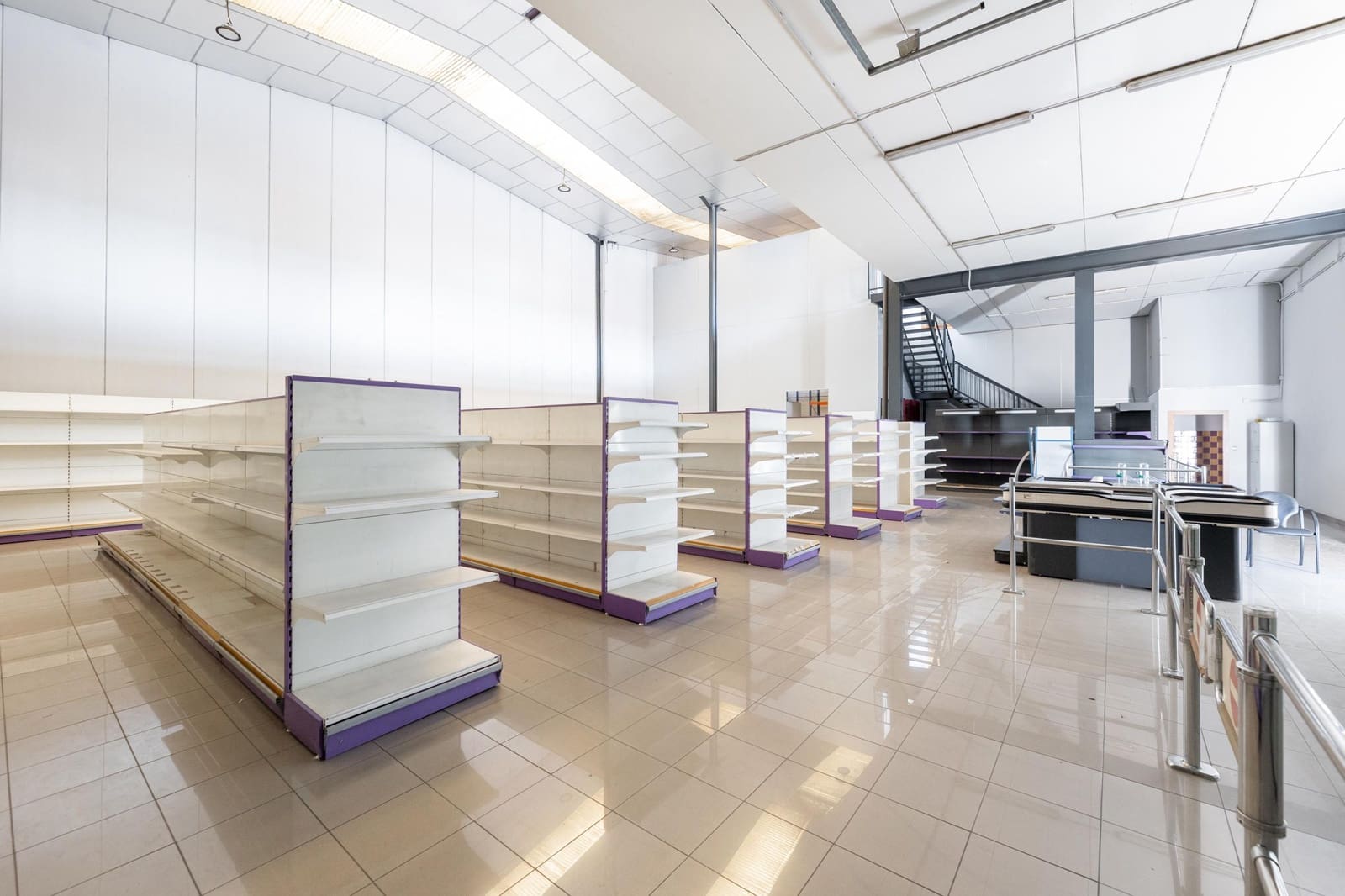 Yritys myytävänä paikassa Peligros - 440 000 € (Ref: 9388372)