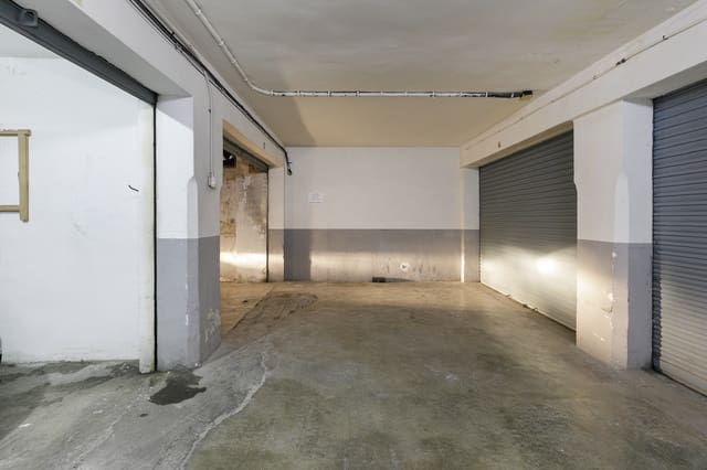 Garage til salg i Granada by - € 55.000 (Ref: 9398425)