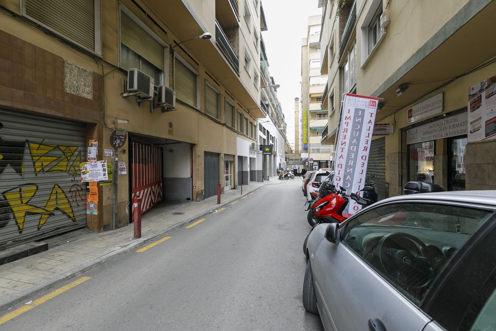 Garasje til salgs i Granada by - € 55 000 (Ref: 9398425)