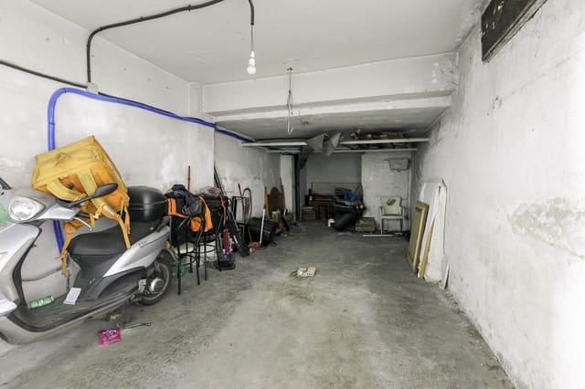 Garage til salg i Granada by - € 55.000 (Ref: 9398425)