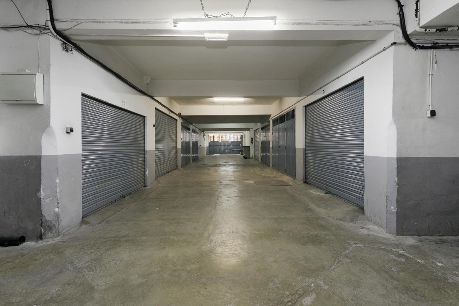 Garage til salg i Granada by - € 49.500 (Ref: 9398425)