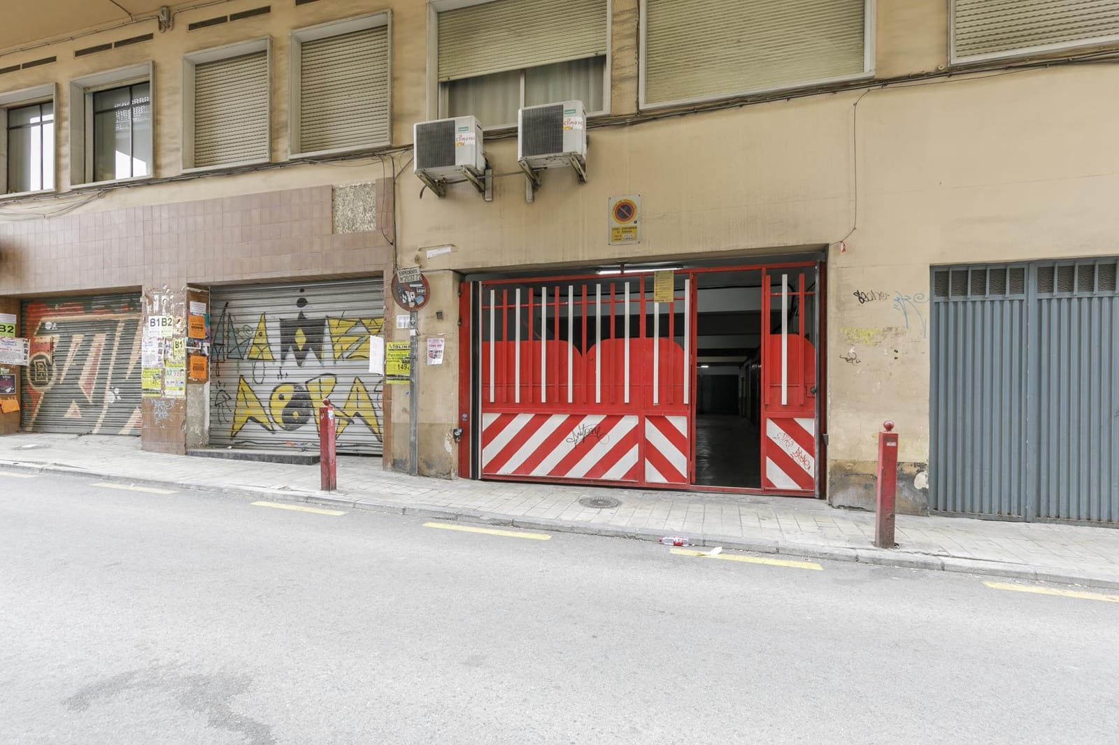 Garage til salg i Granada by - € 49.500 (Ref: 9398425)