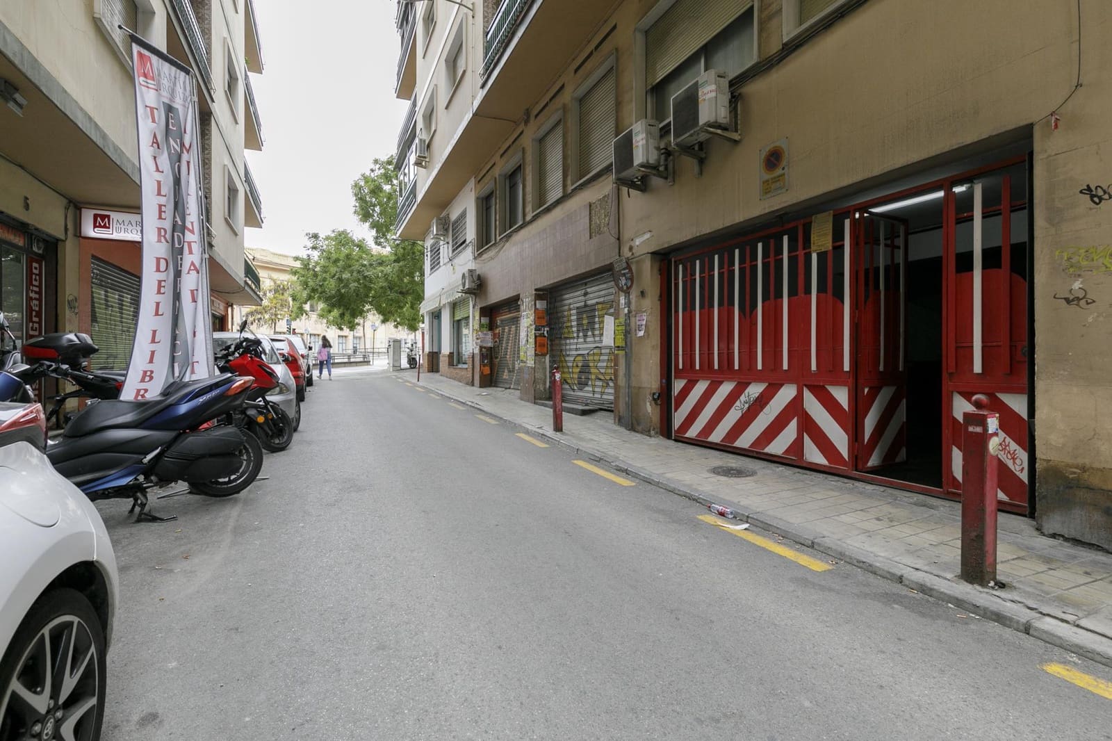 Garage til salg i Granada by - € 49.500 (Ref: 9398425)