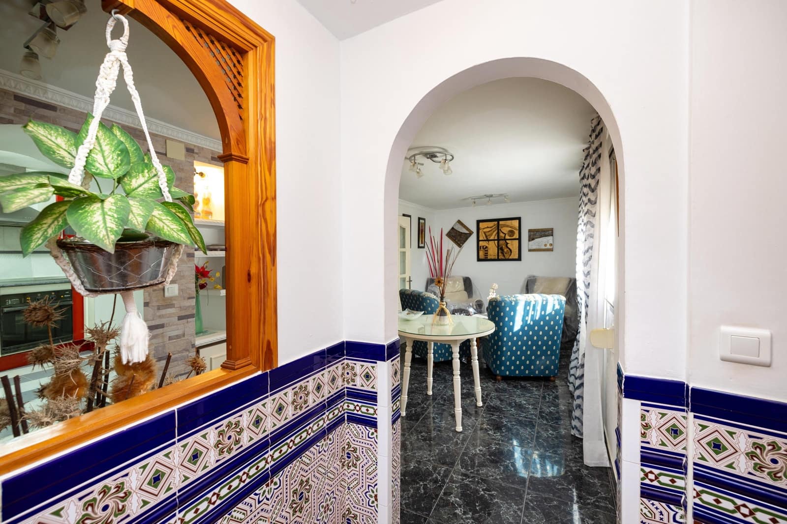 5 slaapkamer Rijtjeshuis te koop in Loja - € 91.000 (Ref: 9413999)