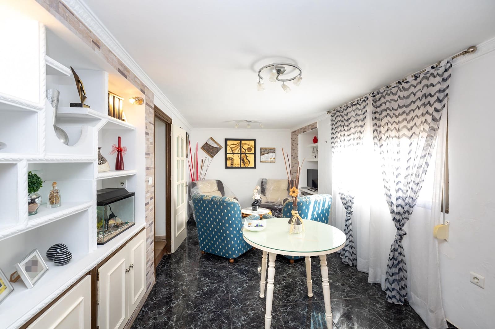 5 slaapkamer Rijtjeshuis te koop in Loja - € 91.000 (Ref: 9413999)