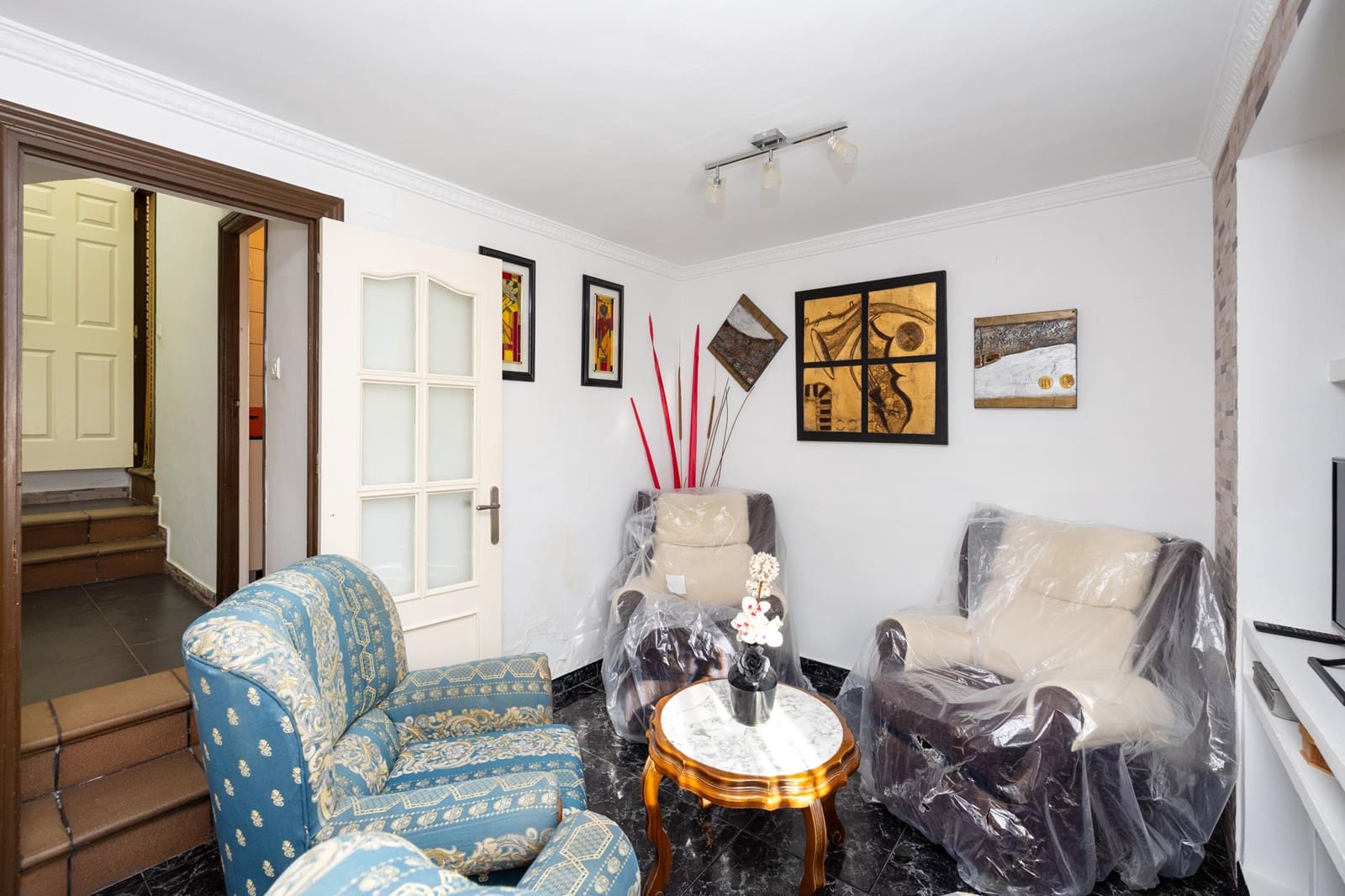 5 slaapkamer Rijtjeshuis te koop in Loja - € 91.000 (Ref: 9413999)