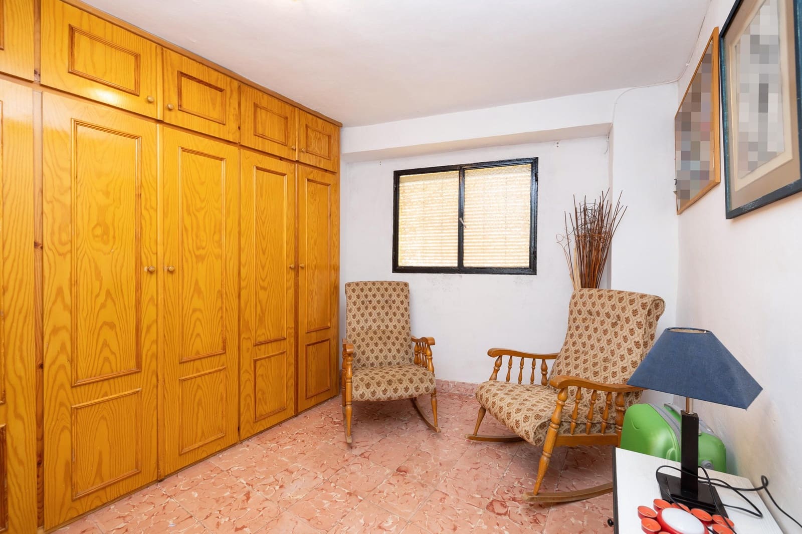 5 slaapkamer Rijtjeshuis te koop in Loja - € 91.000 (Ref: 9413999)