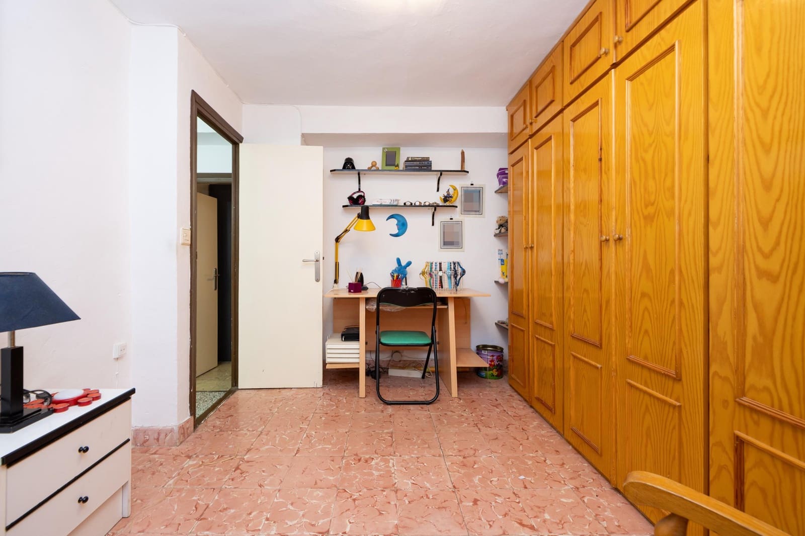 5 slaapkamer Rijtjeshuis te koop in Loja - € 91.000 (Ref: 9413999)