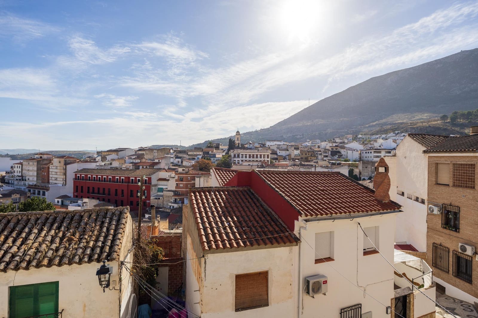 5 slaapkamer Rijtjeshuis te koop in Loja - € 91.000 (Ref: 9413999)