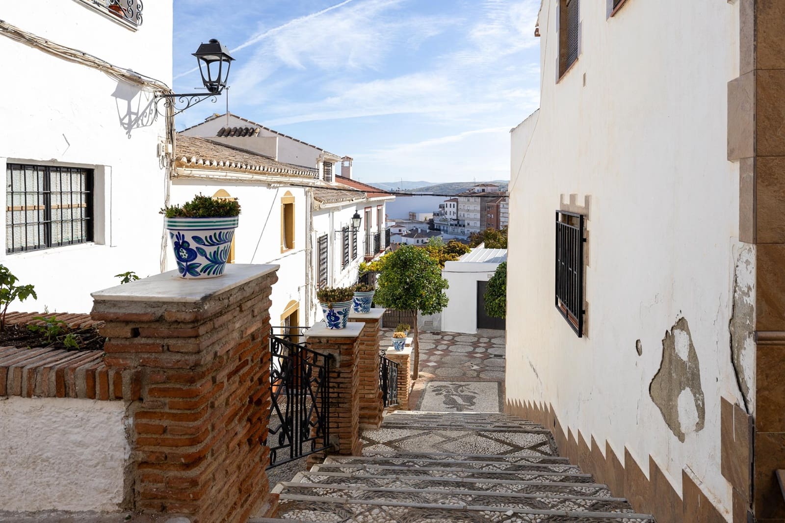 5 slaapkamer Rijtjeshuis te koop in Loja - € 91.000 (Ref: 9413999)