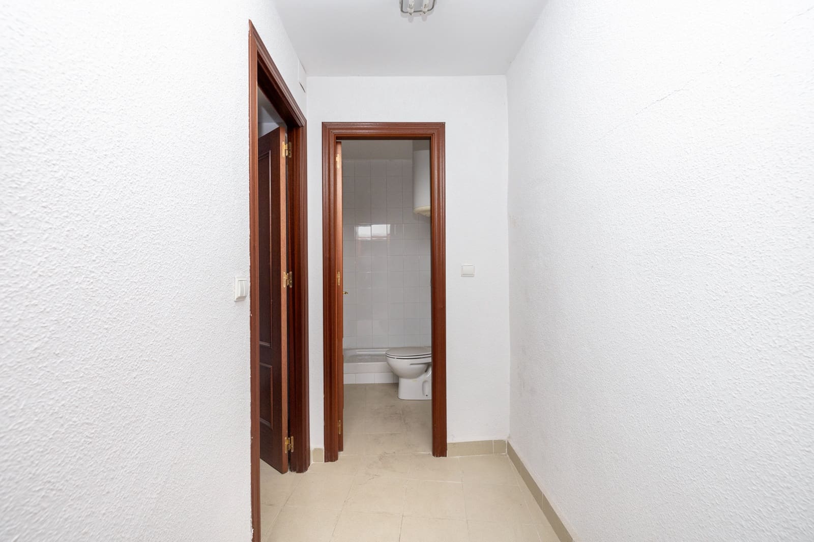 1 soverom Kontor til salgs i Armilla - € 59 000 (Ref: 9427455)