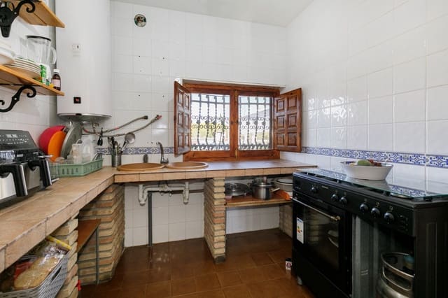 2 sypialnia Finka/Dom wiejski na sprzedaż w Miasto Grenada z basenem - 450 000 € (Ref: 9438160)