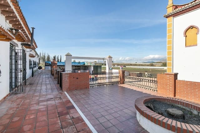 2 sypialnia Finka/Dom wiejski na sprzedaż w Miasto Grenada z basenem - 450 000 € (Ref: 9438160)