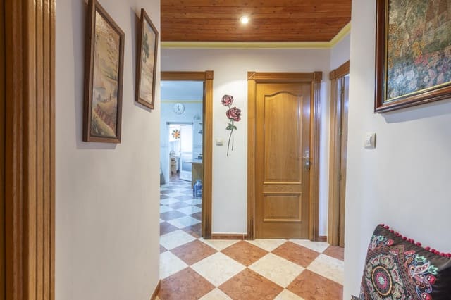 5 soveværelse Finca/Landehus til salg i Huétor Tájar - € 240.000 (Ref: 9446632)