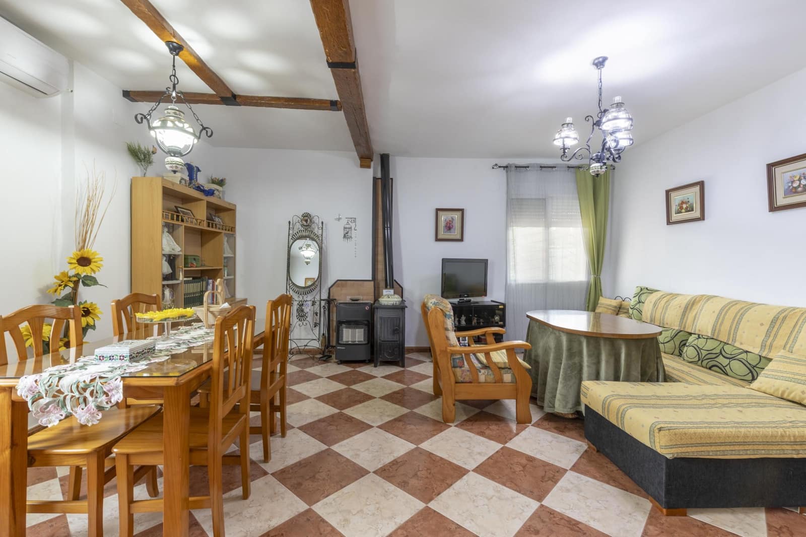 5 bedroom Finca/Country House for sale in Huetor Tajar - € 240,000 (Ref: 9446632)