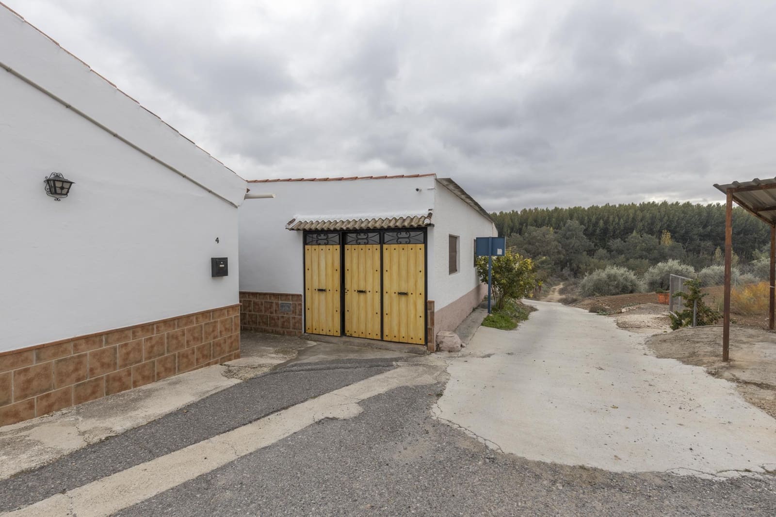 5 bedroom Finca/Country House for sale in Huetor Tajar - € 240,000 (Ref: 9446632)