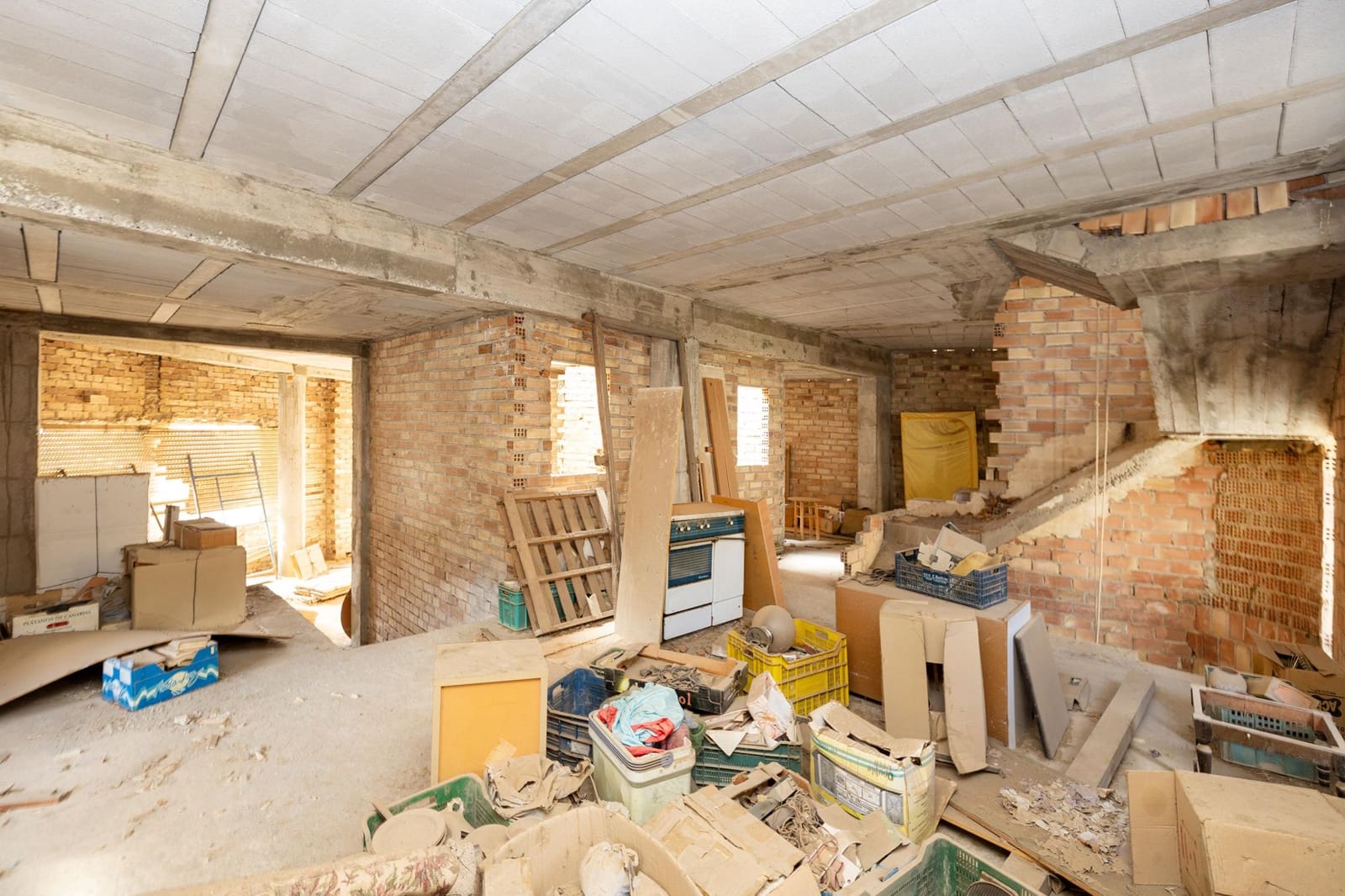 5 bedroom Townhouse for sale in Lanjaron with garage - € 129,900 (Ref: 9449067)