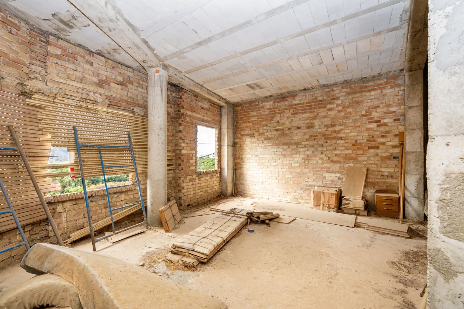 5 bedroom Townhouse for sale in Lanjaron with garage - € 129,900 (Ref: 9449067)