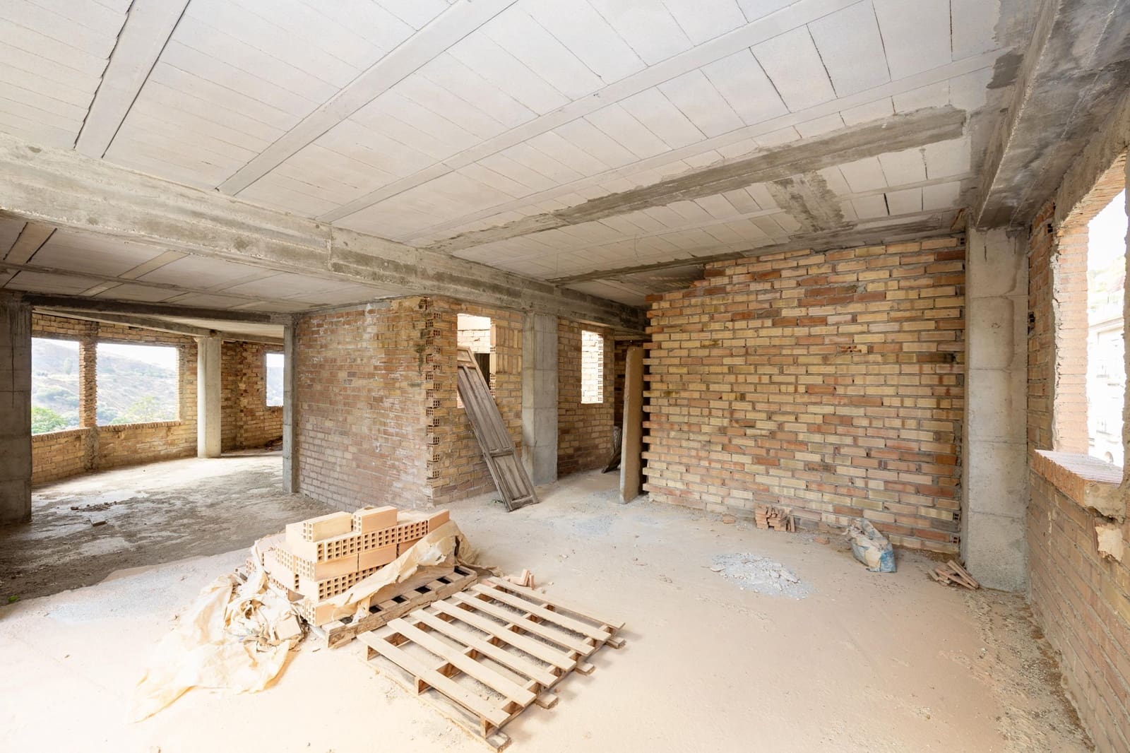 5 bedroom Townhouse for sale in Lanjaron with garage - € 129,900 (Ref: 9449067)