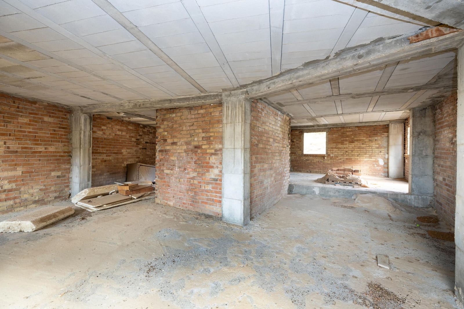 5 bedroom Townhouse for sale in Lanjaron with garage - € 129,900 (Ref: 9449067)