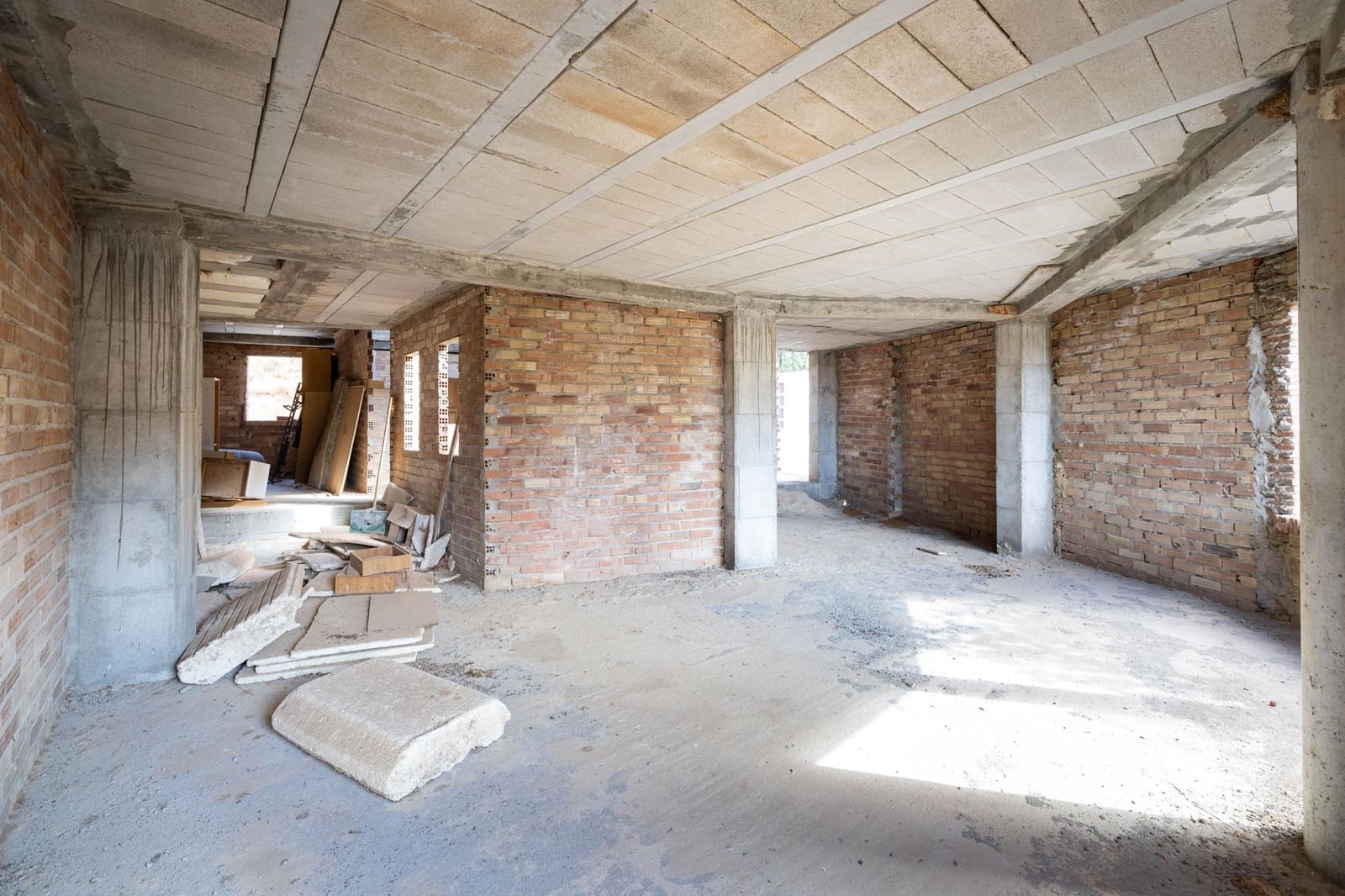 5 bedroom Townhouse for sale in Lanjaron with garage - € 129,900 (Ref: 9449067)