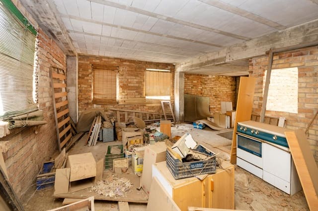 5 soverom Hus til salgs i Lanjarón med garasje - € 129 900 (Ref: 9449067)