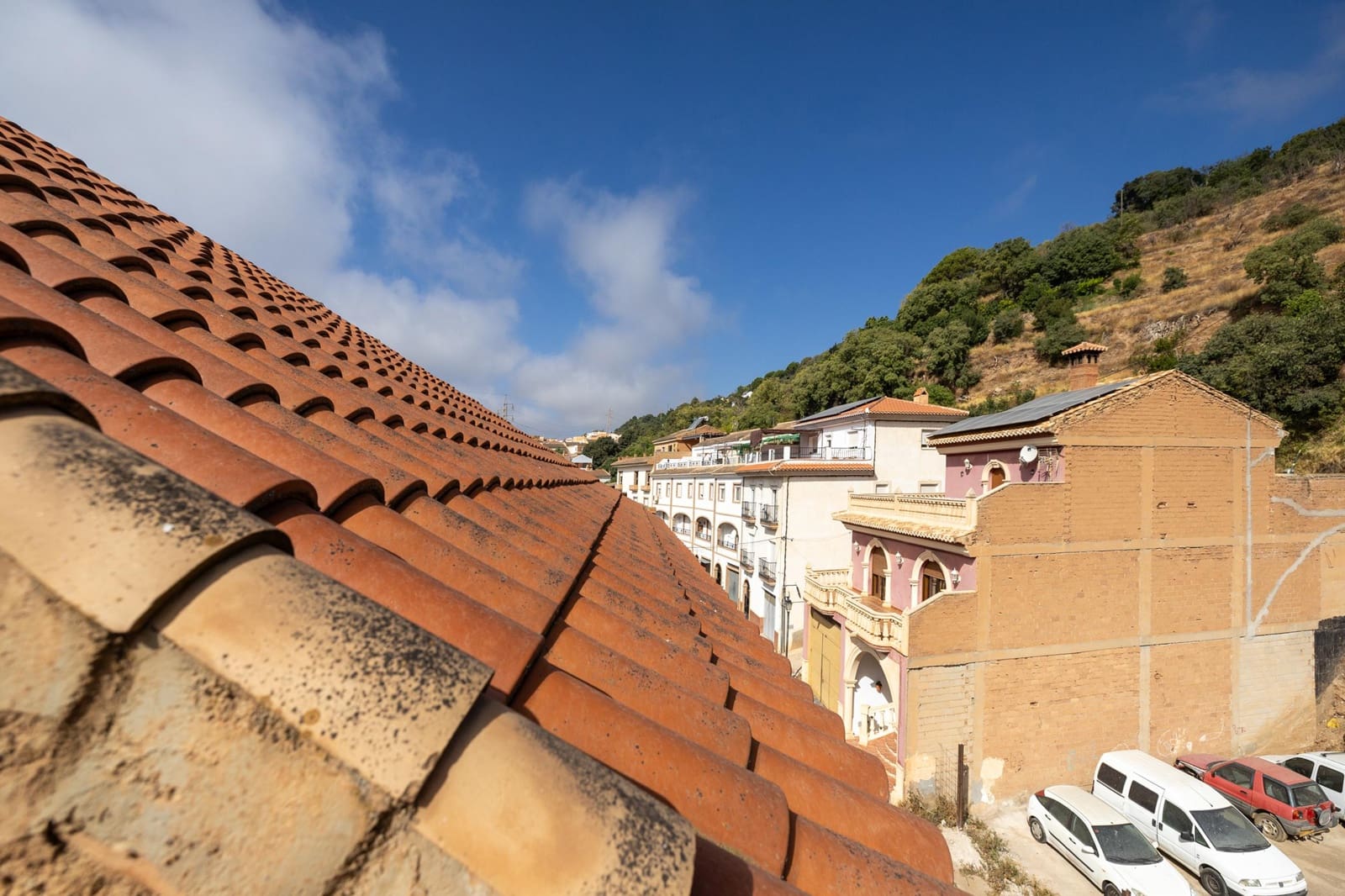 5 bedroom Townhouse for sale in Lanjaron with garage - € 129,900 (Ref: 9449067)