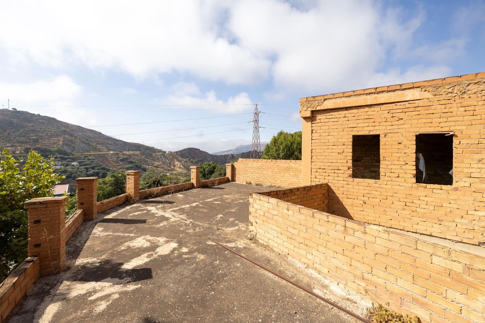 5 bedroom Townhouse for sale in Lanjaron with garage - € 129,900 (Ref: 9449067)