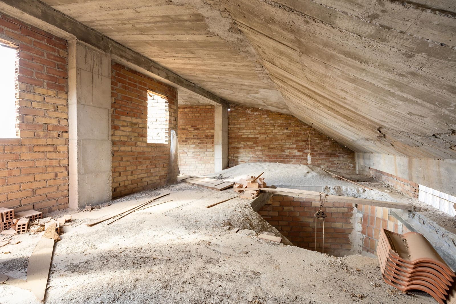 5 bedroom Townhouse for sale in Lanjaron with garage - € 129,900 (Ref: 9449067)