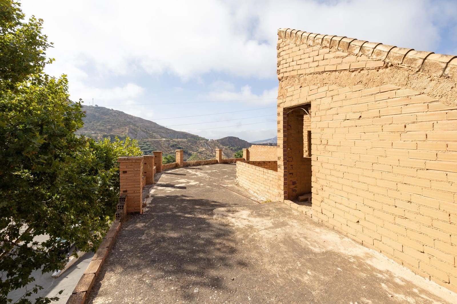 5 bedroom Townhouse for sale in Lanjaron with garage - € 129,900 (Ref: 9449067)