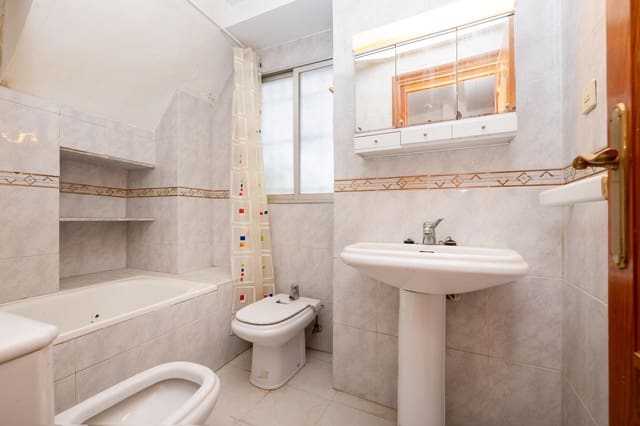 5 makuuhuone Huvila myytävänä paikassa Lanjarón - 40 000 € (Ref: 9462007)