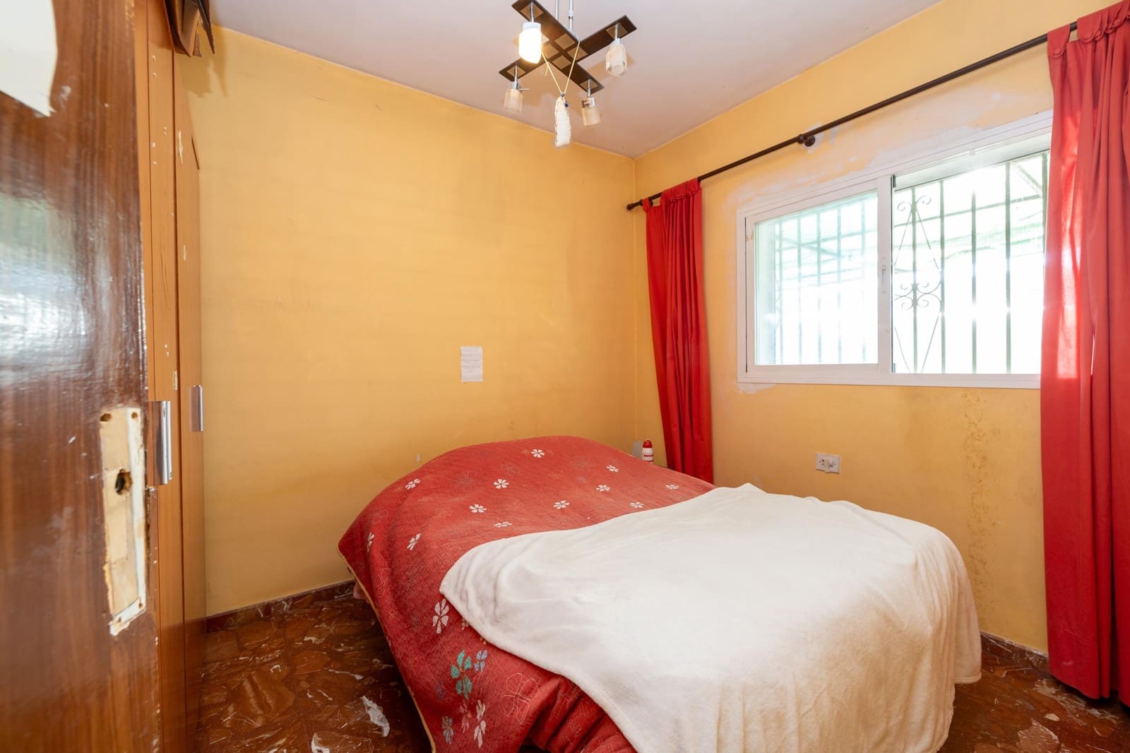 Finca/Casa Rural de 1 habitación en Maracena en venta con piscina - 195.000 € (Ref: 9470625)