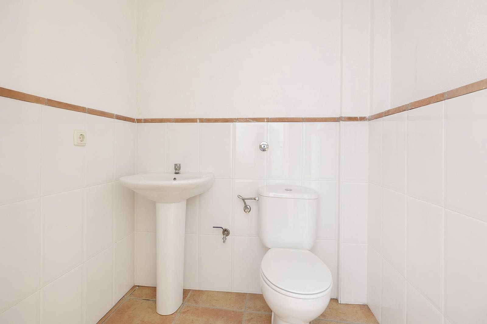 Commerciale in vendita in Alfacar - 55.000 € (Rif: 9473127)