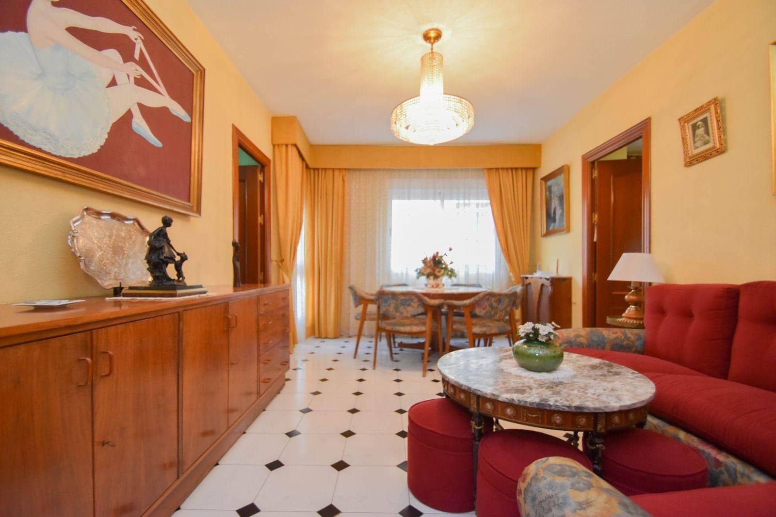 4 soveværelse Lejlighed til leje i Granada by - € 1.200 (Ref: 9481318)