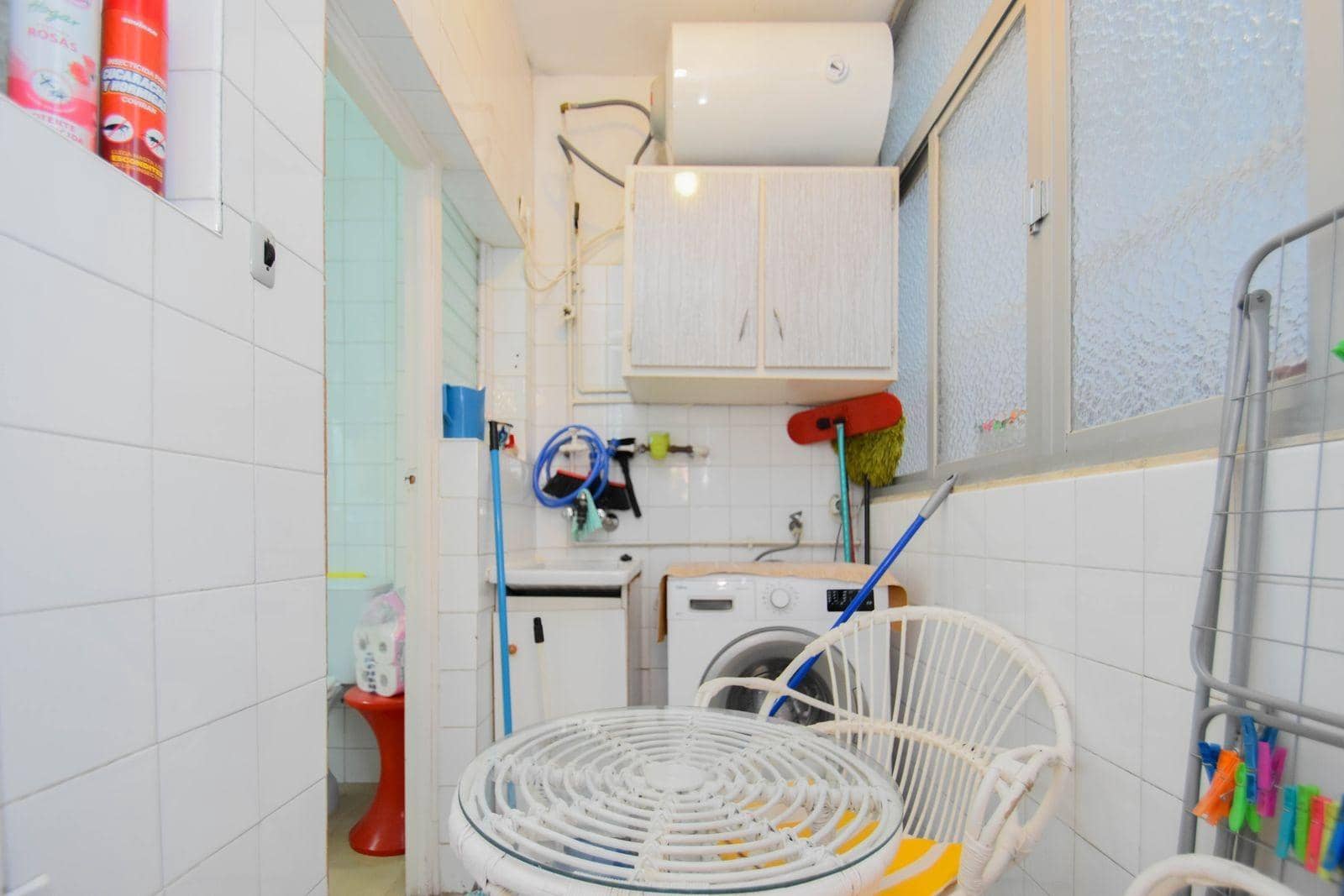 4 soveværelse Lejlighed til leje i Granada by - € 1.200 (Ref: 9481318)