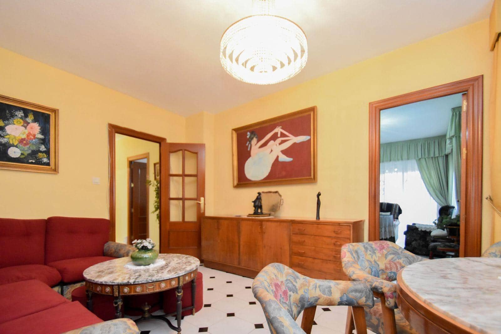 4 soveværelse Lejlighed til leje i Granada by - € 1.200 (Ref: 9481318)