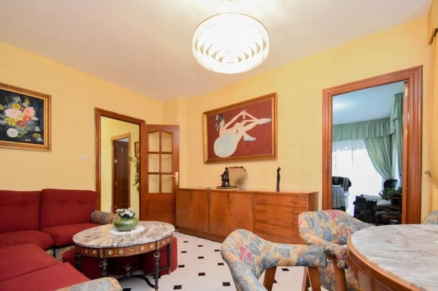 4 soveværelse Lejlighed til leje i Pajaritos - Plaza de Toros, Granada by - € 1.200 (Ref: 9481318)