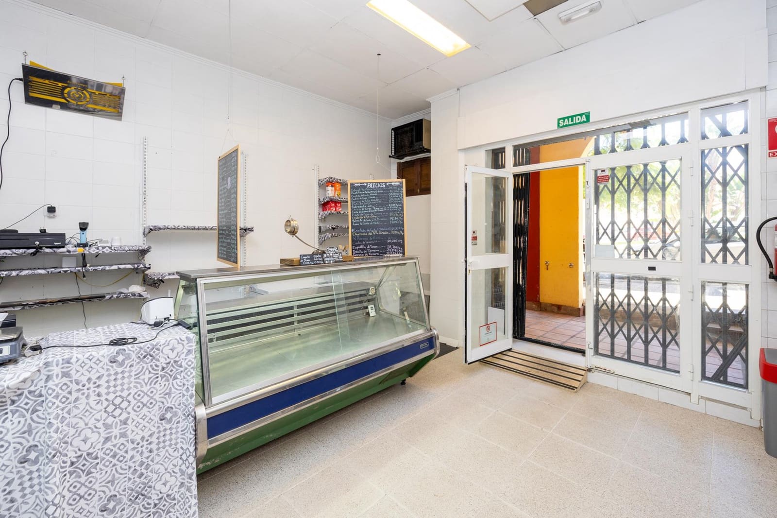 Kommersiell til salgs i Motril - € 55 000 (Ref: 9491646)