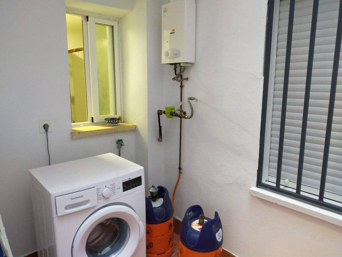 3 soveværelse Lejlighed til leje i Granada by - € 750 (Ref: 9502660)